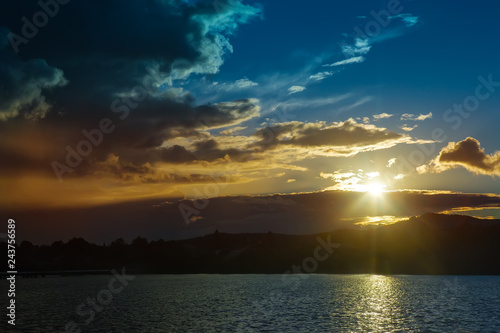 Fototapeta Naklejka Na Ścianę i Meble -  sunset over water