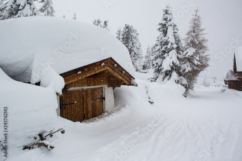 Schneebedeckte Hütte  © Silke Koch