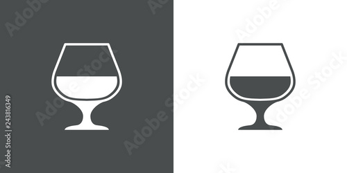 Icono plano copa de coñac en gris y blanco