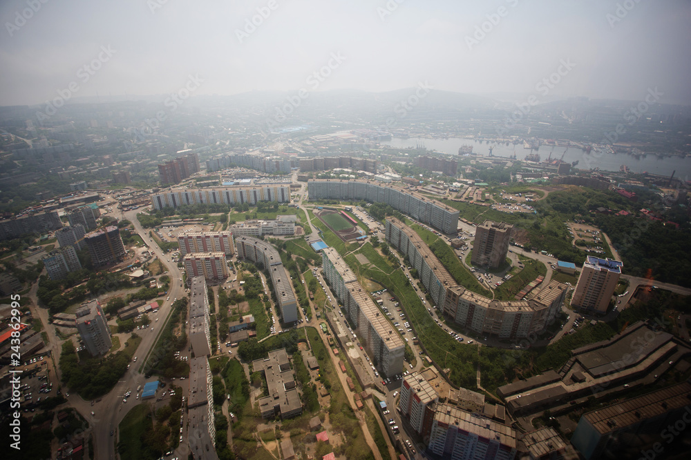 Obraz premium Panoramic view of Vladivostok from above. Vladivostok - the capital of Primorsky Krai, the eastern Russian Far-West 