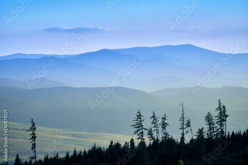 Obraz na plátně Beautiful panoramic view of the High Tatras mountains in the early autumn, Slovakia