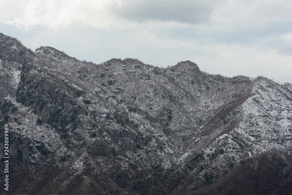 Paesaggio montano innevato, in Campania, Sud Italia. Gennaio 2019.
