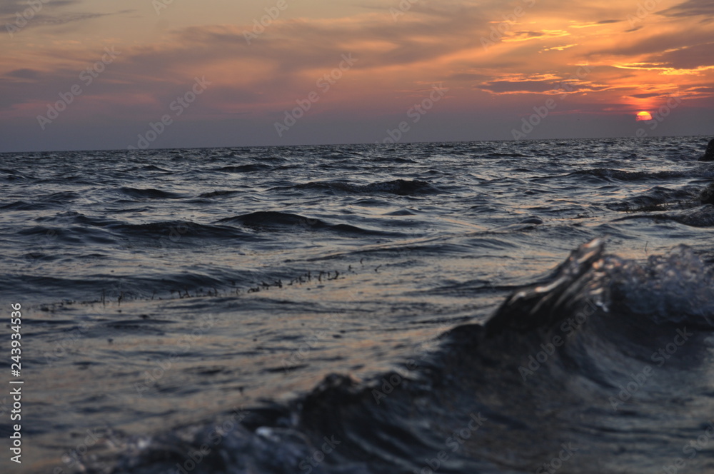 Obraz premium sunset over the sea