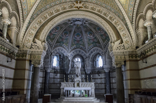 Basilique Notre Dame de Fourvière, Lyon, France. © Boris