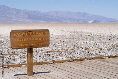 Schild am Badwater Basin, Death Valley, Kalifornien, USA