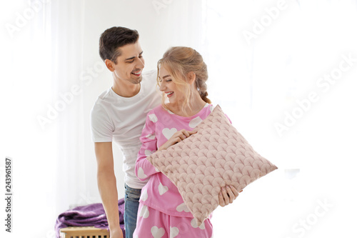 Cute young couple dancing i...