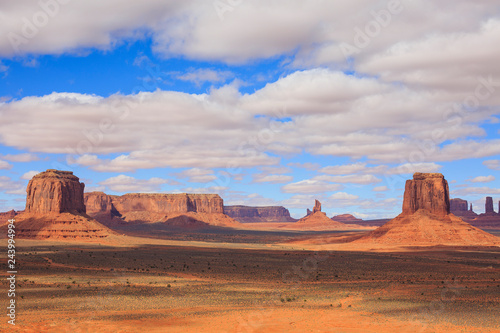 Fototapeta Naklejka Na Ścianę i Meble -  Panorama with famous Buttes of Monument Valley from Arizona, USA.