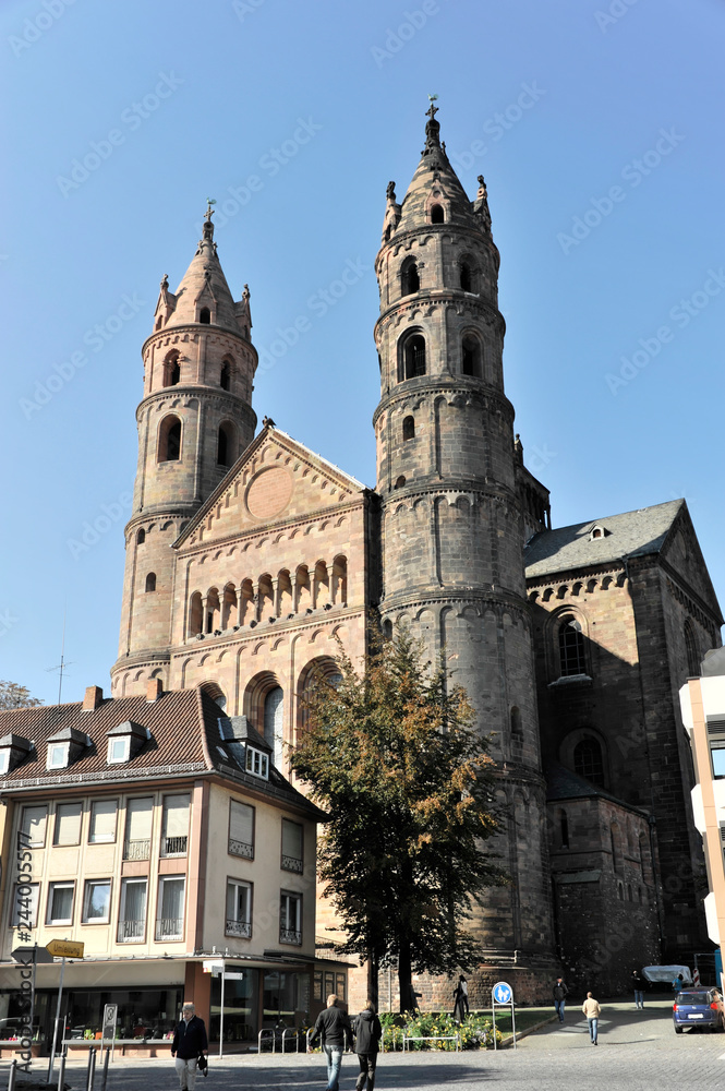 Der Wormser Dom St. Peter, erbaut von 1130 bis 1181, Worms, Rheinland-Pfalz, Deutschland, Europa
