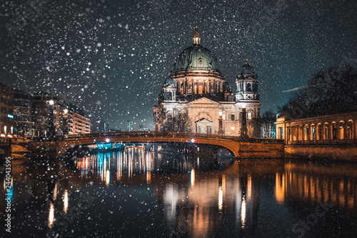 Canvas Print Berlin Cathedral (Berliner Dom) on Spree river snowing in winter time