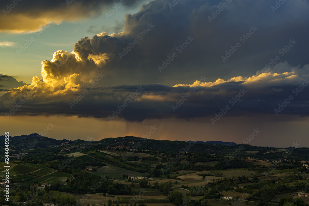 Fototapeta premium cloud formation with sun
