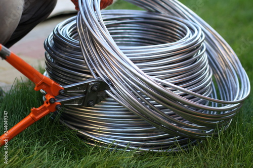 aluminum wire cut by bolt cutter