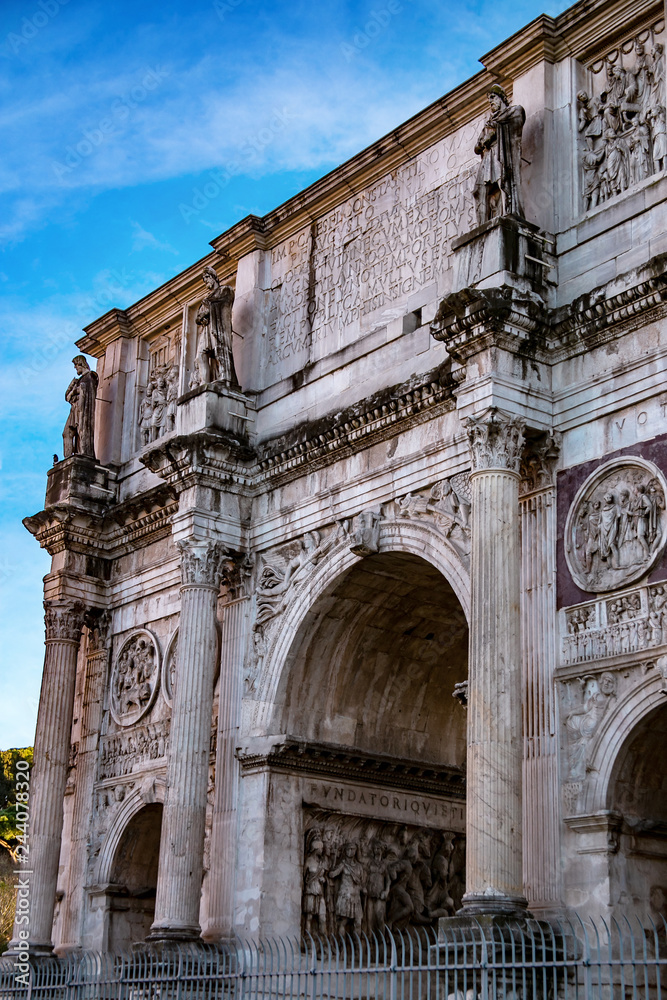Cosstantini Arch In Rome