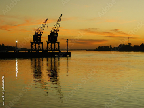 фотографія postal en el atardecer