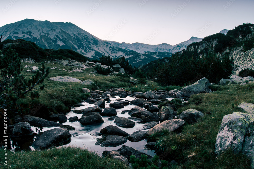 Obraz premium lake in mountains
