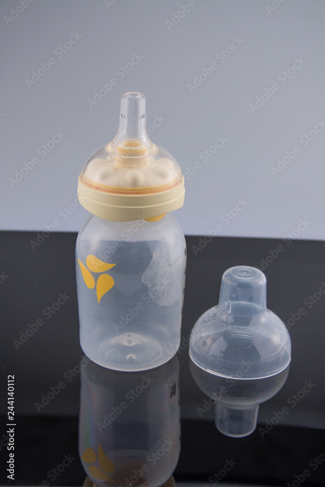 Transparent Baby Feeding Bottles Transparent Baby Feeding Bottles