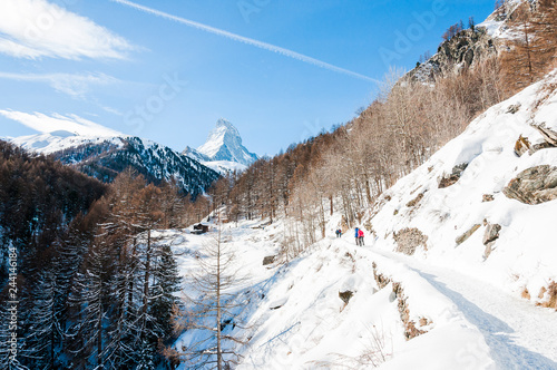 Zermatt, Furi, Zmutt, Matterhorn, Wanderweg, Winterwanderung, Wanderer, Wintersport, Schneesport, Wallis, Walliser Berge, Alpen, Schweiz photo