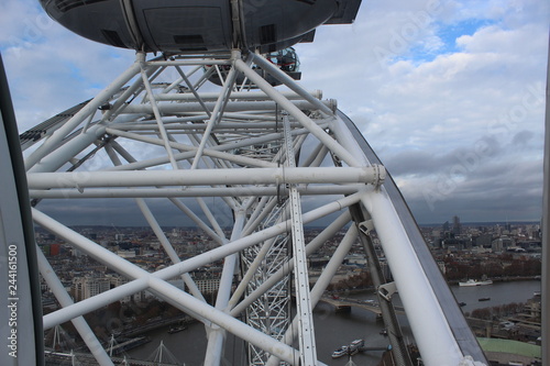 Structural details of London Eye photo