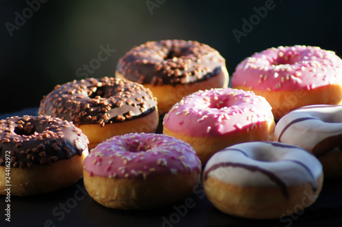 Bunte Donuts Freisteller Nahaufnahme