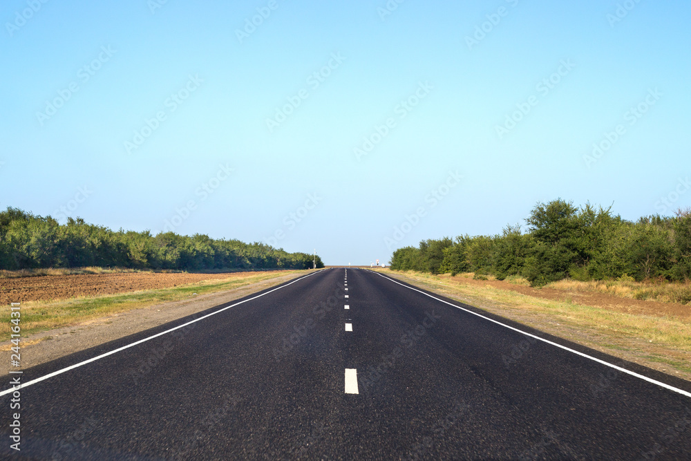straight line of the roadway