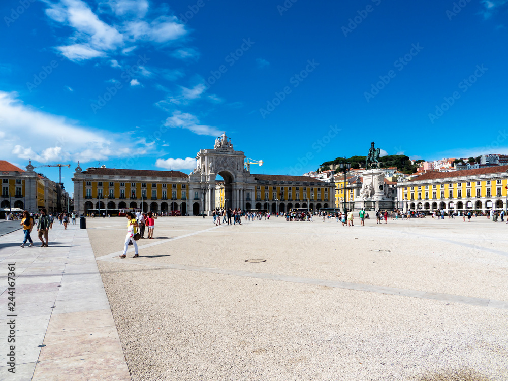 Obraz premium Commercial Square, Praça do Comercio, Arco da Rua Augusta Arch of Triumph, equestrian statue of King Jose I, Baixa, Lisbon, Portugal, July 2017
