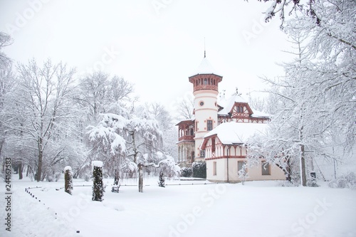 Kurparkschlösschen Herrsching im Schnee photo