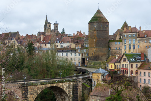 Le pont Joly, Semur-en-Auxois, France
