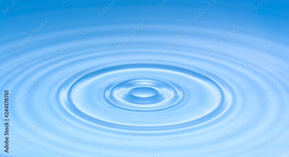 Blaue Wellen an der Wasseroberfläche als Textur Blaue Wellen an der Wasseroberfläche als Textur