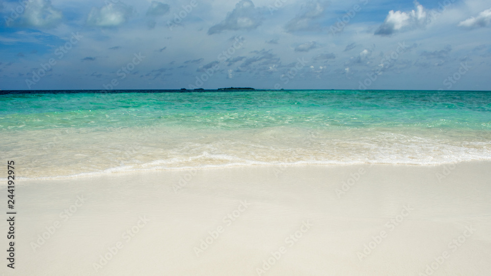 Fototapeta premium Secluded island. Paradise tropical island, white sand and clear water. Landscape