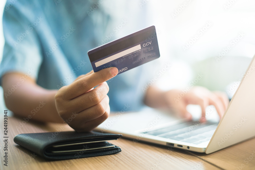 Use credit cards To buy products online - images Use credit cards To buy products online - images