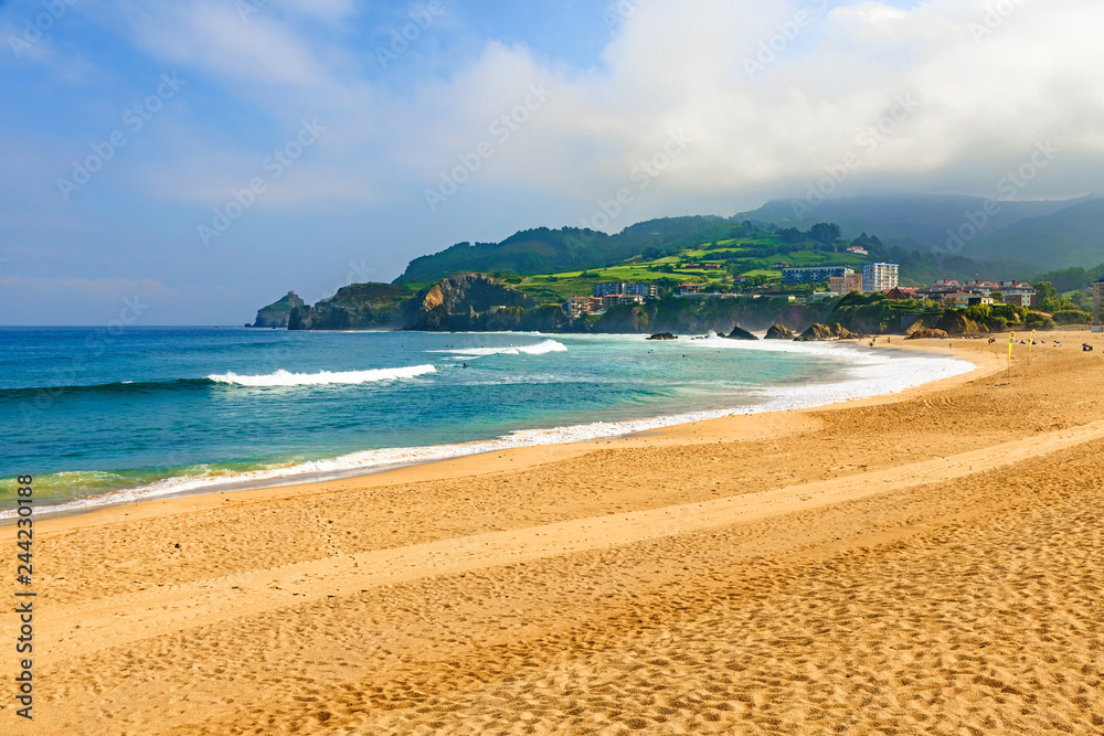 Obraz premium View of sandy beach in Bakio, Basque country, Spain
