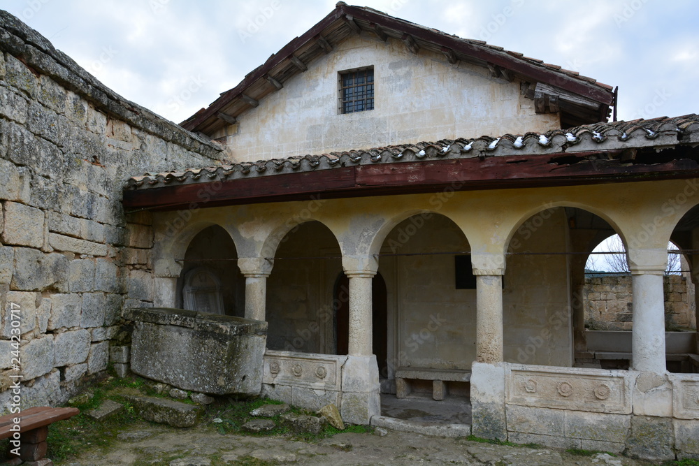 Obraz premium Old house in Chufut Kale in Crimea close-up