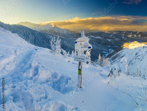 Fototapeta Naklejka Na Ścianę i Meble -  Giewont - Tatry, zima 01.2019 rok