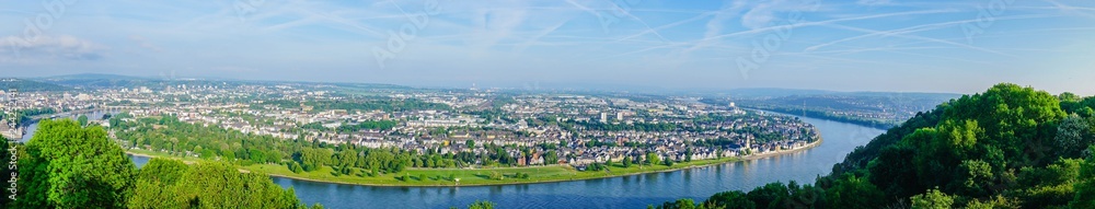 Rheinschleife bei Koblenz von oben
