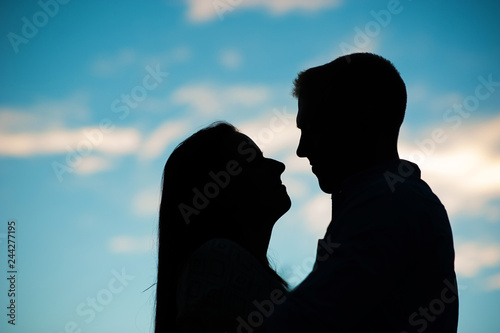 Silhouette love