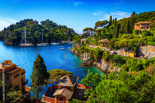 Fotografia Fantastic mediterranean bay with spectacular harbor, Portofino, Liguria, Italy,