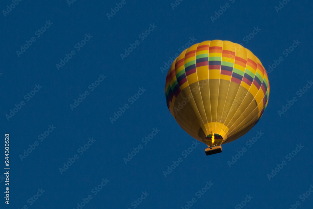 Obraz premium Hot air balloon over the Yarra Valley