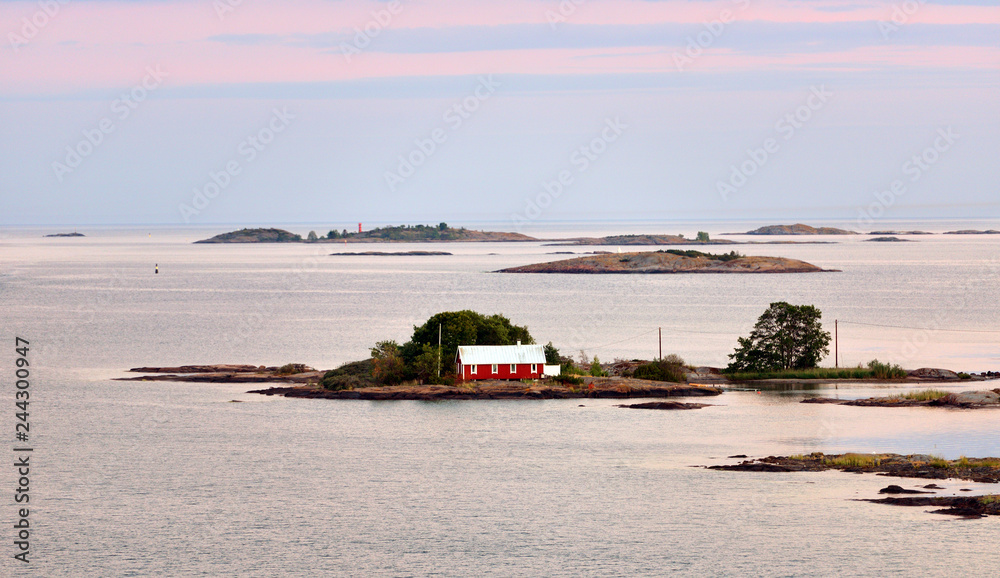 Obraz premium Letni wieczór na Alandach. Finlandia