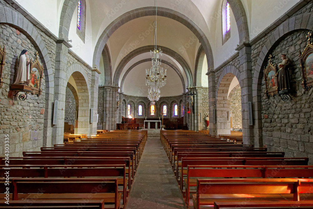 La collégiale Saint-Hippolyte, Malzieu-Ville, Lozère, Occitanie, France