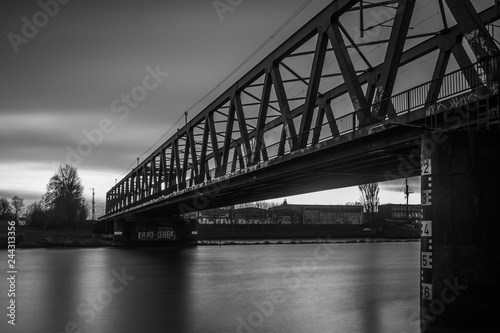 Brücke monochrom © Sven