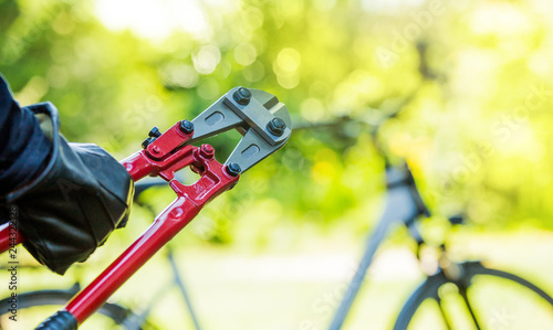 a thief wants to steal a bicycle