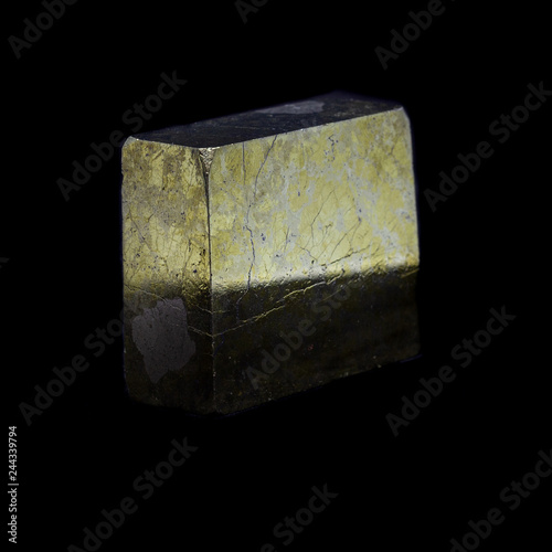 Fototapeta Naklejka Na Ścianę i Meble -  Cube of natural polished pyrite on a black background