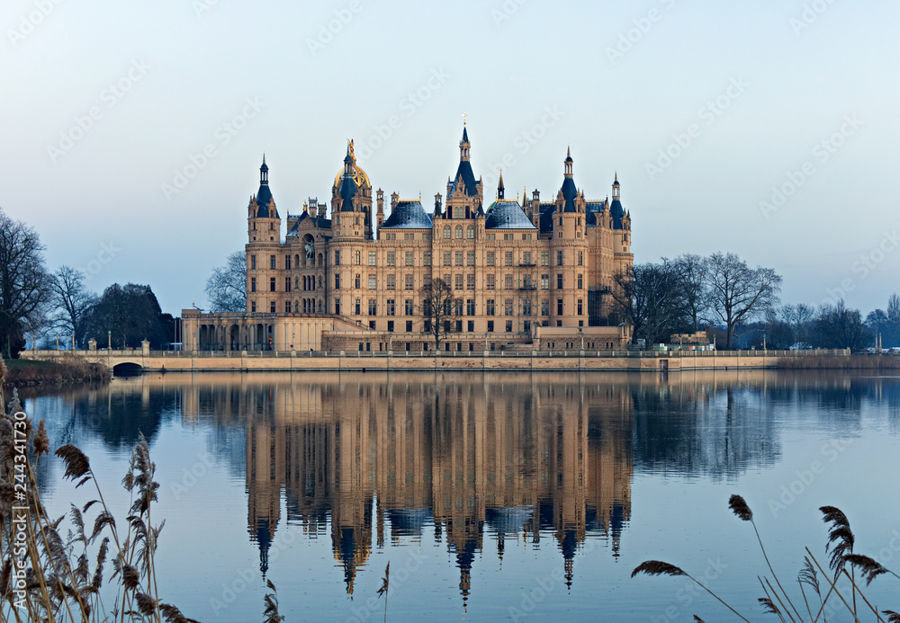 Schloss Schwerin Landtag See 