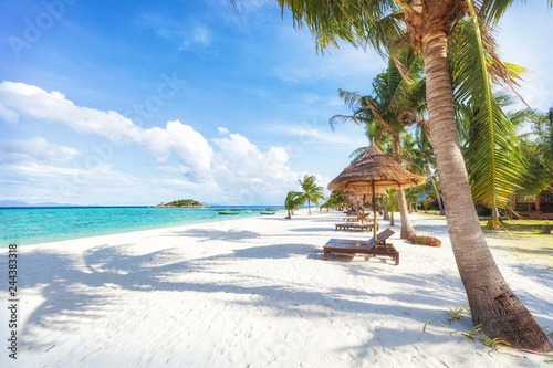 Fototapeta Naklejka Na Ścianę i Meble -  Asian tropical beach paradise in Thailand