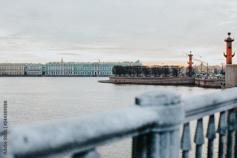 Saint Petersbourg enneigé