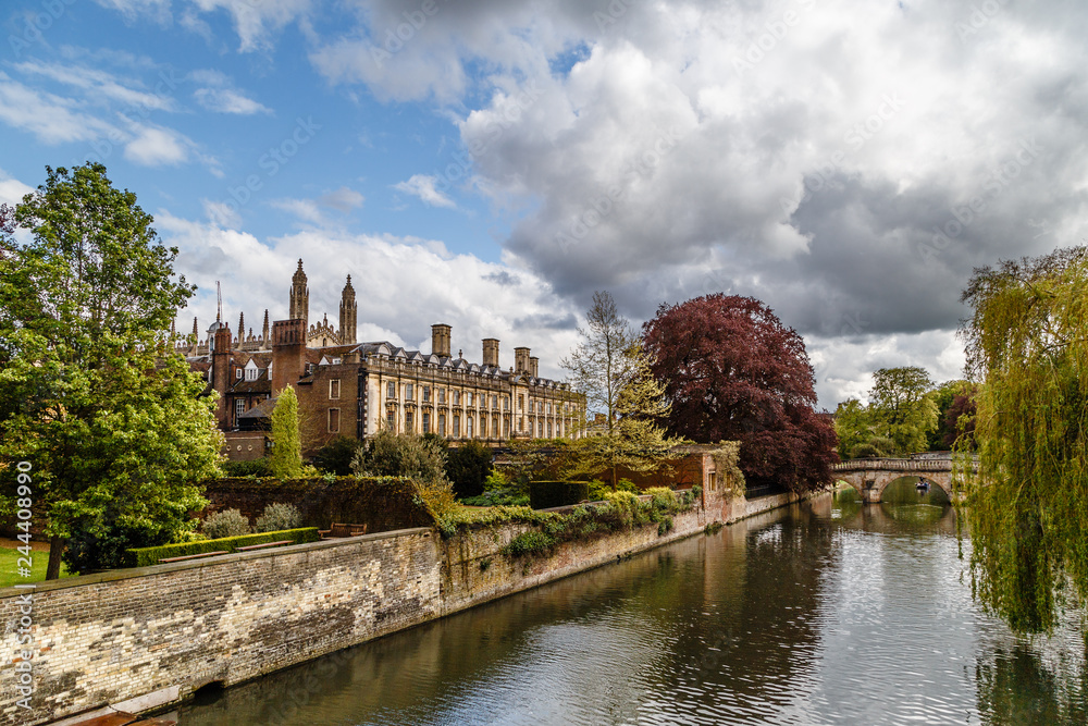 Rzeka Cam przy Uniwersytecie Cambridge, Wielka Brytania 