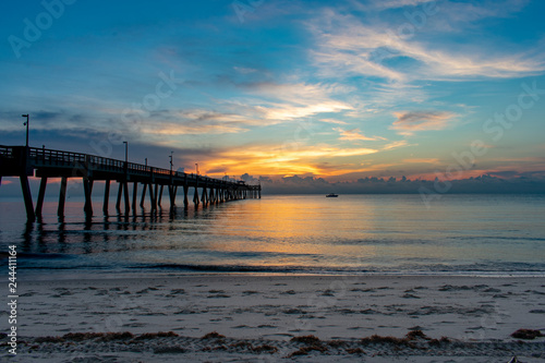 the morning beach © luis