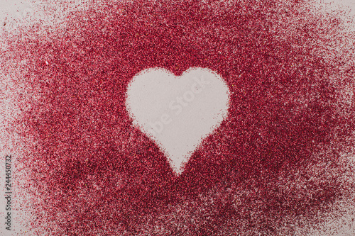 Composition of form of heart between red grains
