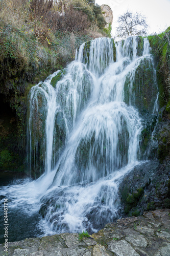 cascadas en el pueblo de Tobera  Burgos  Espa  a