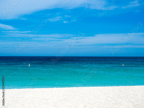 Fototapeta Naklejka Na Ścianę i Meble -  Shades of Blue at beaching Aruba