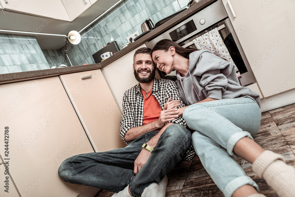 © Viacheslav Yakobchuk - Loving couple sitting near cooker waiting for their apple pie © Viacheslav Yakobchuk - Loving couple sitting near cooker waiting for their apple pie